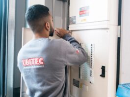 Choosing the Right Electrician in Birmingham