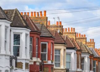 A Guide to Choosing Exterior Paint That Withstands UK Weather Exterior Paint for home in UK