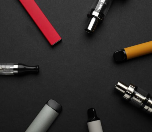 Pod Kits vs Disposable Vapes